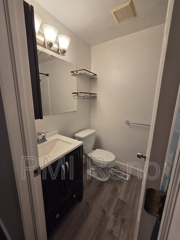 Charming 2 Bed, 2 Bath Home in Desirable South Reno property image