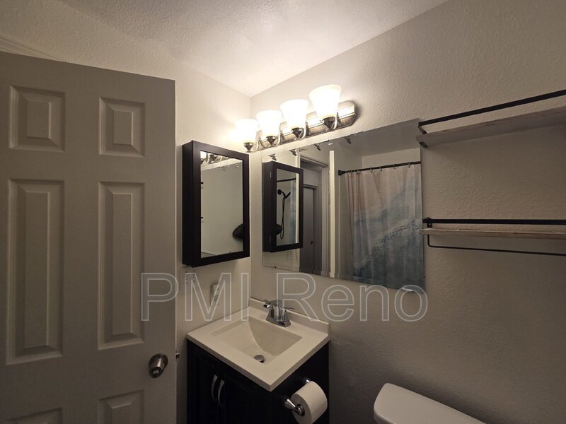 Charming 2 Bed, 2 Bath Home in Desirable South Reno property image