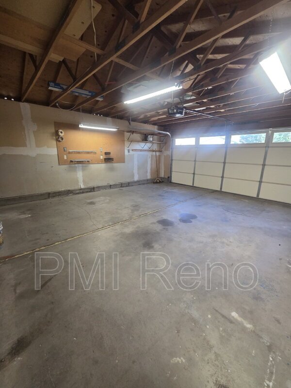 Charming 2 Bed, 2 Bath Home in Desirable South Reno property image
