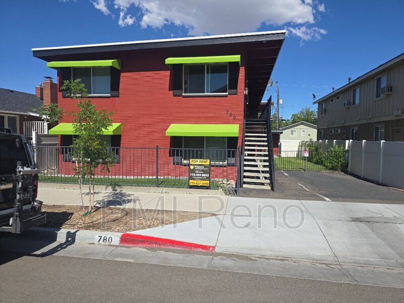 Cozy and clean Upstairs 1 BD, 1 Bath Apt. close to Mid-Town!!! property image