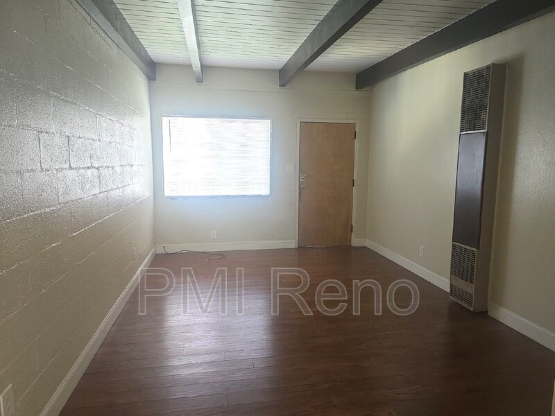 Cozy and clean Upstairs 1 BD, 1 Bath Apt. close to Mid-Town!!! property image