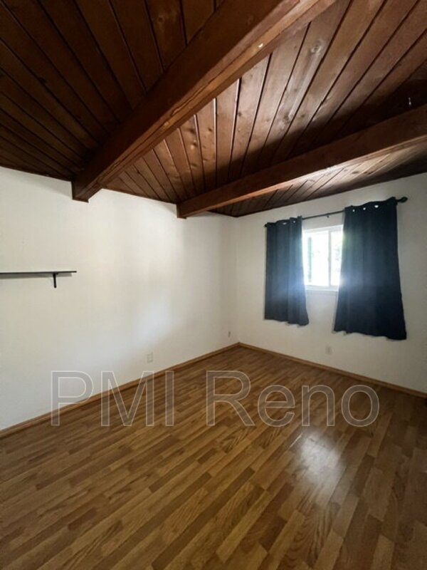 Prime University Location – 4BR Home Just Minutes from Campus property image