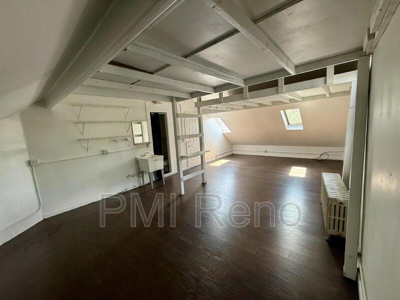 Affordable on-campus room for rent, featuring an en-suite bathroom. property image