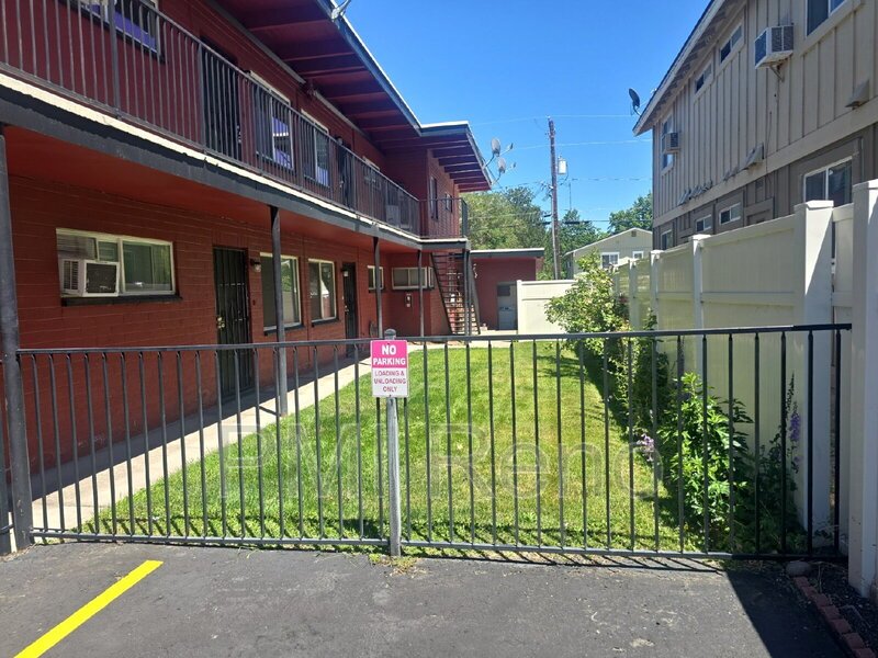 Charming 1 BD, 1 Bath downstairs Apt. close to Mid-Town!!! property image