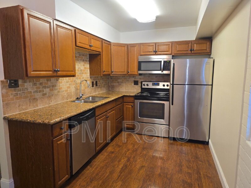 Charming 1 BD, 1 Bath downstairs Apt. close to Mid-Town!!! property image