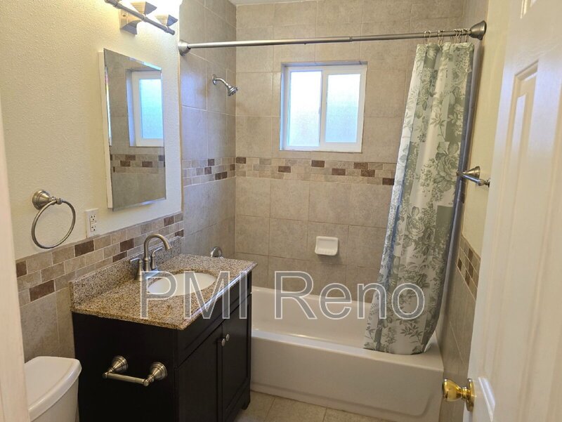 Charming 1 BD, 1 Bath downstairs Apt. close to Mid-Town!!! property image