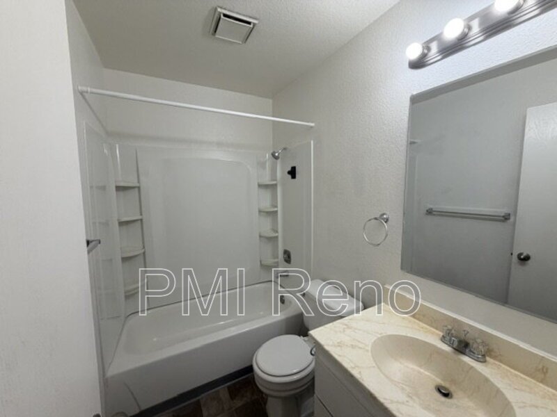 LABOR DAY MOVE IN SPECIAL! $450.00 OFF THE 1ST MONTH'S RENT.
Cozy 1 Bedroom Apartment! property image