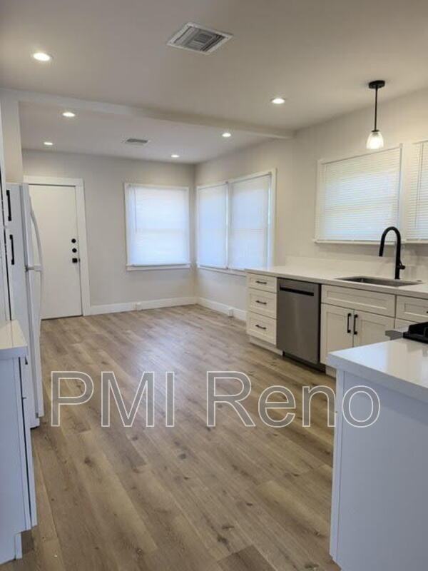 Freshly updated 2/1 House with Finished Basement, Laundry Hook-ups, 1 Car Garage, and Fenced Yard! property image