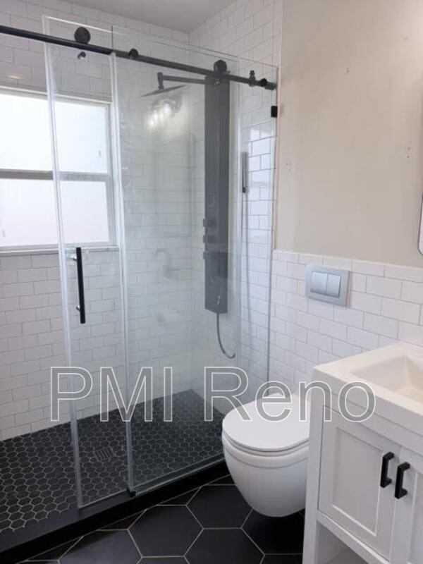 Freshly updated 2/1 House with Finished Basement, Laundry Hook-ups, 1 Car Garage, and Fenced Yard! property image