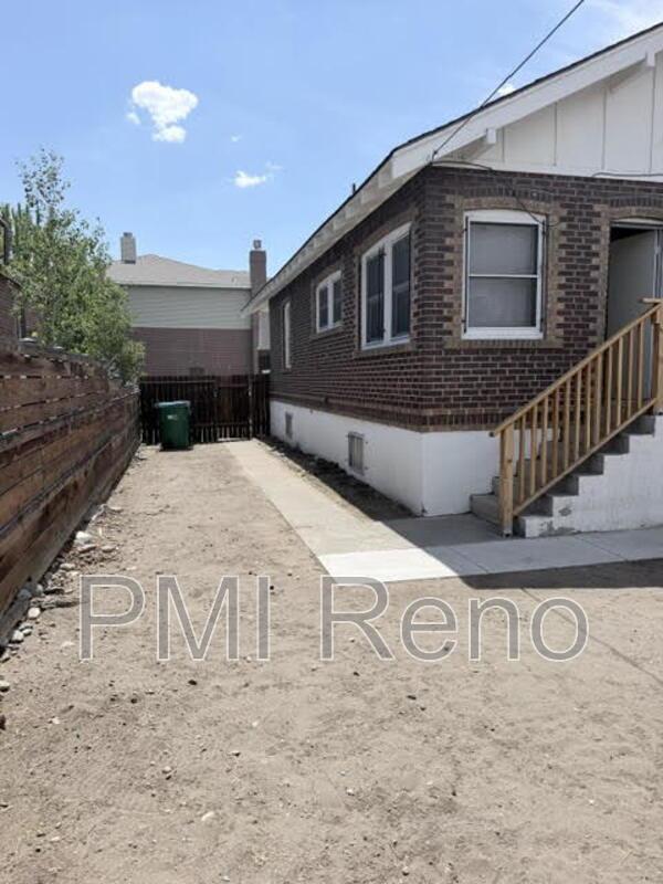 Freshly updated 2/1 House with Finished Basement, Laundry Hook-ups, 1 Car Garage, and Fenced Yard! property image
