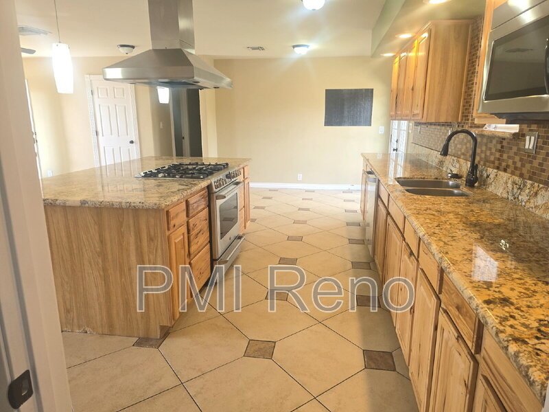FALL MOVE-IN SPECIAL!! $300 OFF THE 1ST MONTH'S RENT WITH SIGNED LEASE BY 09/30/2026!!! Charming and spacious 3 Bedroom, 2 Bath Home in the heart of  Sparks!!! property image