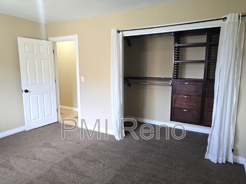FALL MOVE-IN SPECIAL!! $300 OFF THE 1ST MONTH'S RENT WITH SIGNED LEASE BY 09/30/2026!!! Charming and spacious 3 Bedroom, 2 Bath Home in the heart of  Sparks!!! property image