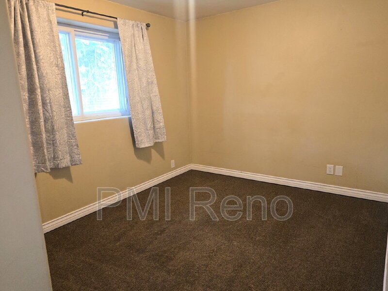 FALL MOVE-IN SPECIAL!! $300 OFF THE 1ST MONTH'S RENT WITH SIGNED LEASE BY 09/30/2026!!! Charming and spacious 3 Bedroom, 2 Bath Home in the heart of  Sparks!!! property image