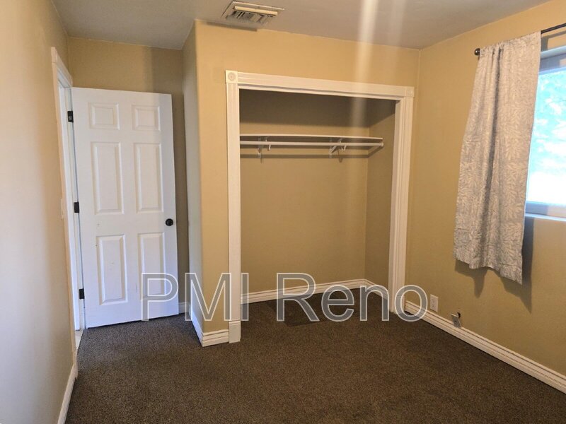 FALL MOVE-IN SPECIAL!! $300 OFF THE 1ST MONTH'S RENT WITH SIGNED LEASE BY 09/30/2026!!! Charming and spacious 3 Bedroom, 2 Bath Home in the heart of  Sparks!!! property image