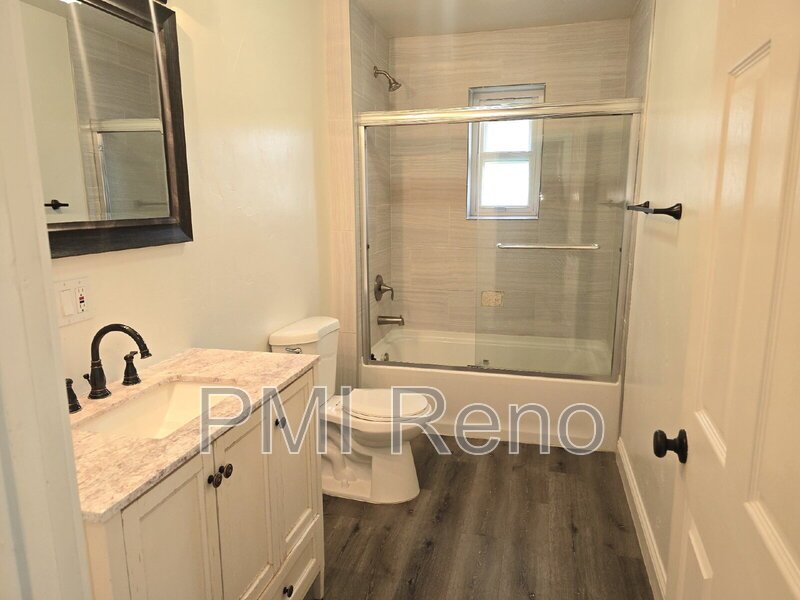 FALL MOVE-IN SPECIAL!! $300 OFF THE 1ST MONTH'S RENT WITH SIGNED LEASE BY 09/30/2026!!! Charming and spacious 3 Bedroom, 2 Bath Home in the heart of  Sparks!!! property image