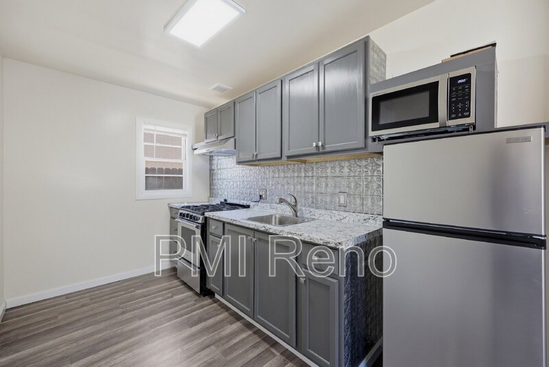 Freshly Updated Studio with Large Kitchen and Bathroom! property image