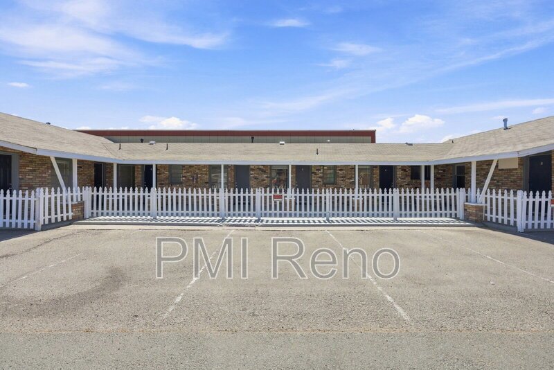 Spacious Studio with Super Large Closet, Walk-in Shower and Updated throughout! property image