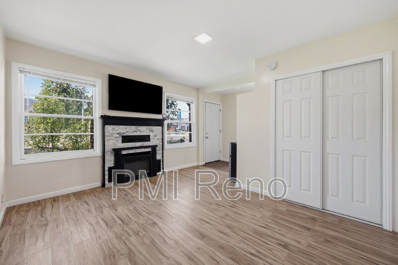 3 Bedroom/3 Bathroom/3 Separate Entrances/With Small Yard! Designated Parking. property image