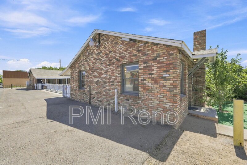 3 Bedroom/3 Bathroom/3 Separate Entrances/With Small Yard! Designated Parking. property image