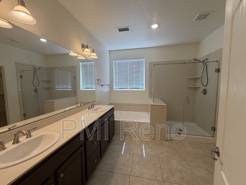 Beautiful, spacious, 3 bedroom, 2 bath home available in Cabernet Highlands! property image