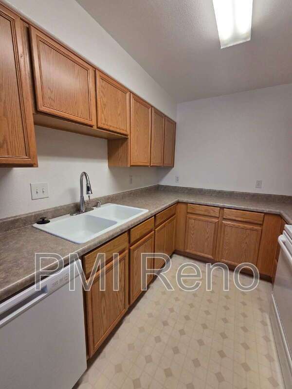 Make Yourself at Home on Holcomb Ave! property image