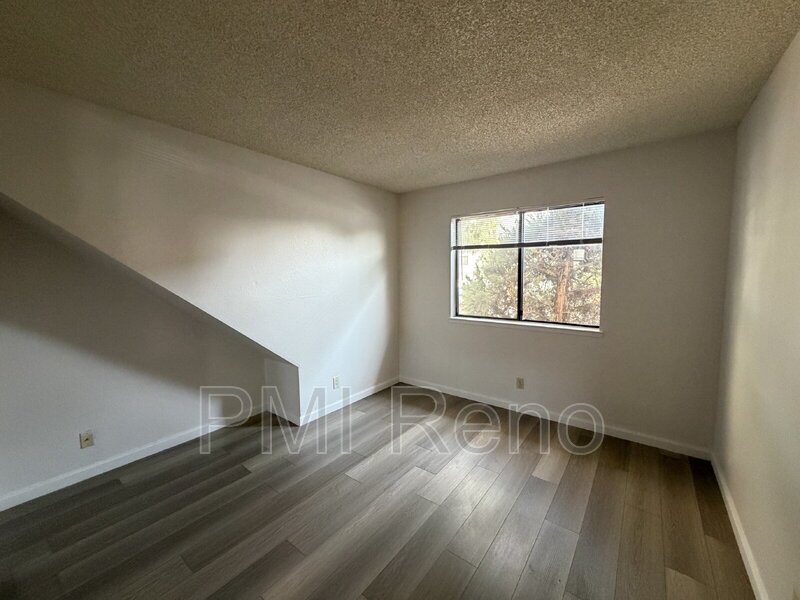 MOVE IN SPECIAL! $450.00 OFF THE 1ST MONTH'S RENT.
Bright 1 bedroom Apartment Available Now! property image