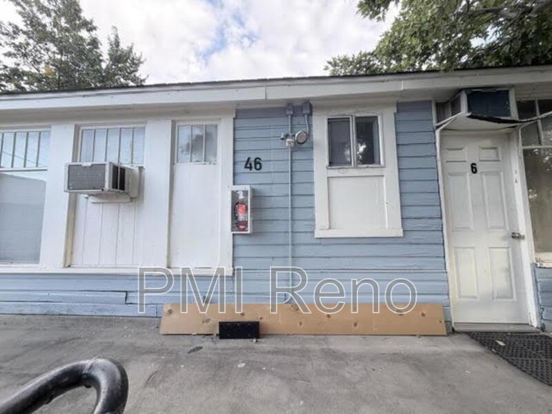 Affordable on-campus room for rent, featuring an en-suite bathroom. property image