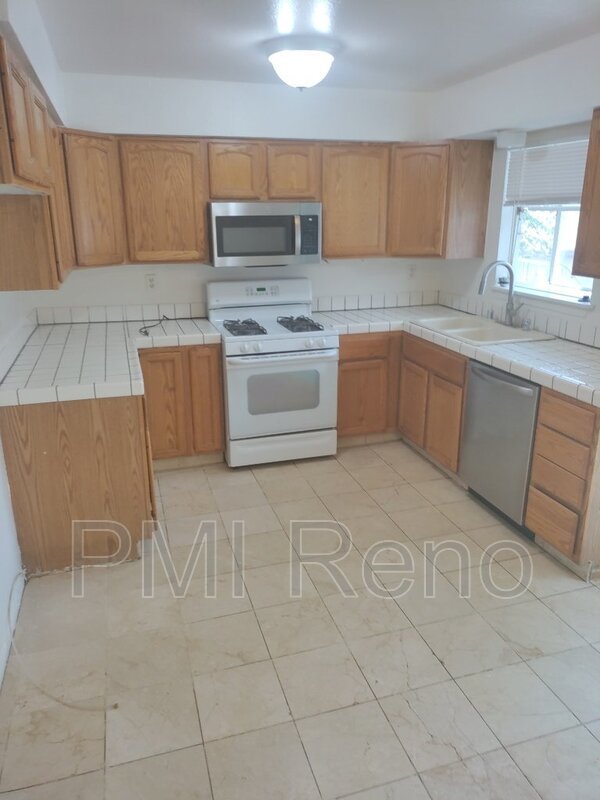 Private, spacious, two-bedroom duplex with a garage in Stead, available soon! property image