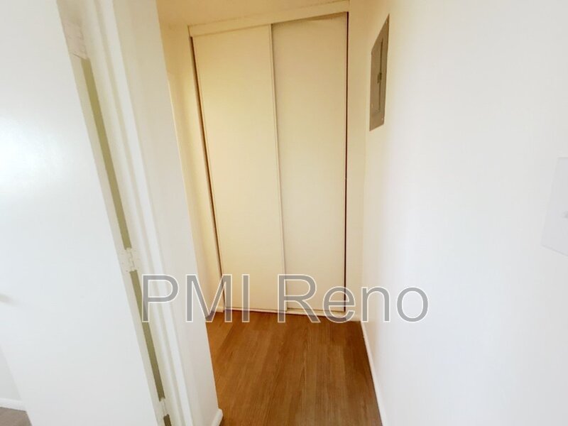 MOVE-IN SPECIAL, $450 OFF THE FIRST MONTH'S RENT!
Cute 1 bedroom 1 bath Apartment Available Now! property image