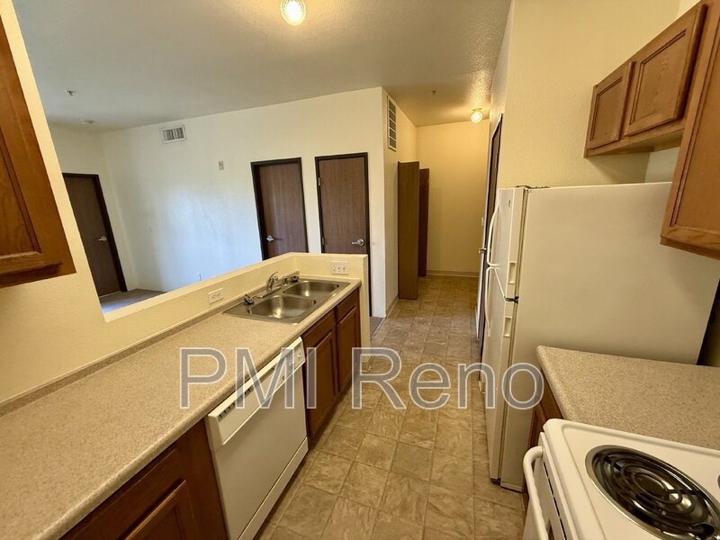 Charming 1-Bedroom Apartment in Sparks – 650 Sq Ft of Cozy Comfort! property image