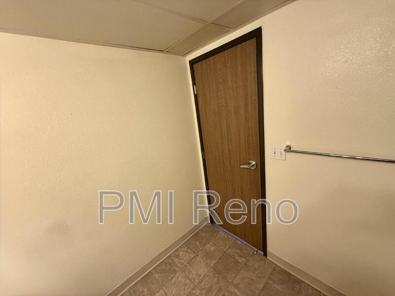 Charming 1-Bedroom Apartment in Sparks – 650 Sq Ft of Cozy Comfort! property image