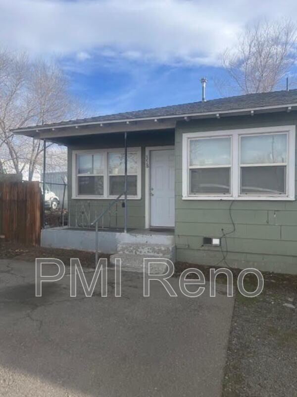 Single story 1/1 with small yard, w/d, and parking by Urban Roots! property image