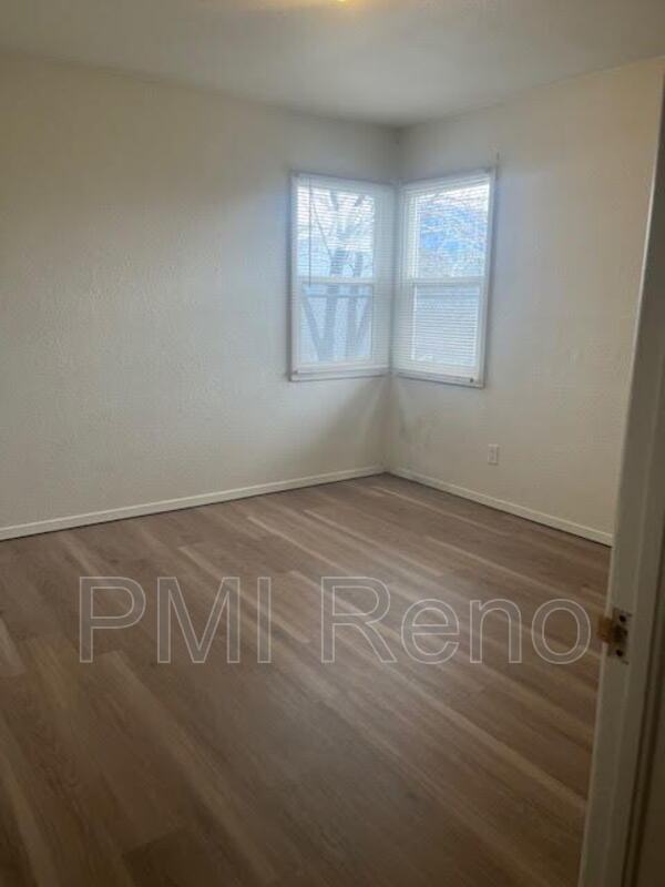 Single story 1/1 with small yard, w/d, and parking by Urban Roots! property image