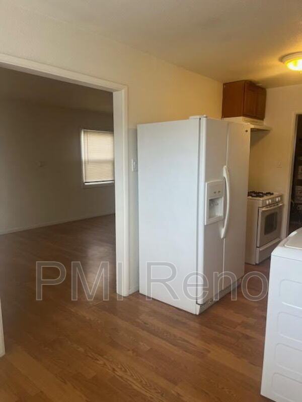 Single story 1/1 with small yard, w/d, and parking by Urban Roots! property image
