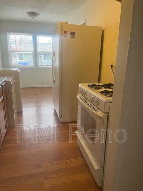 Single story 1/1 with small yard, w/d, and parking by Urban Roots! property image