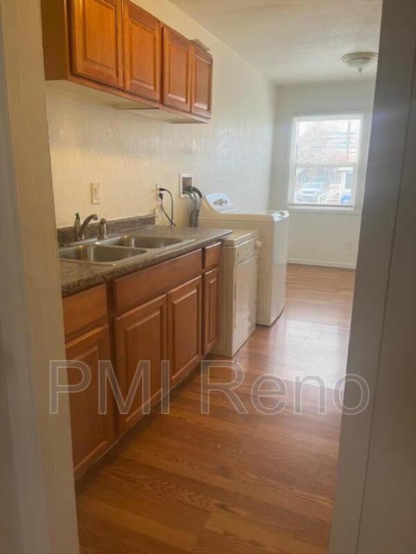 Single story 1/1 with small yard, w/d, and parking by Urban Roots! property image