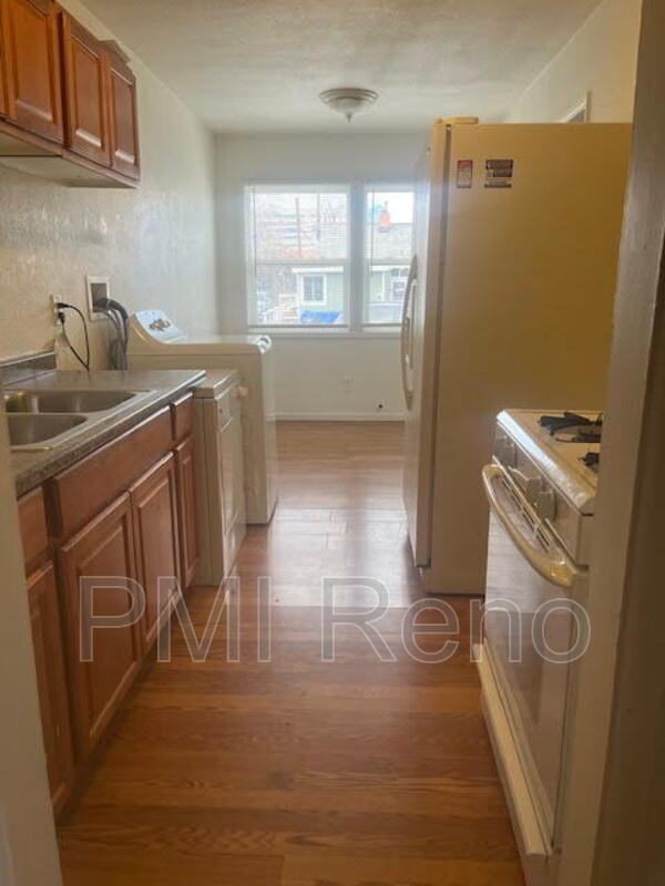 Single story 1/1 with small yard, w/d, and parking by Urban Roots! property image