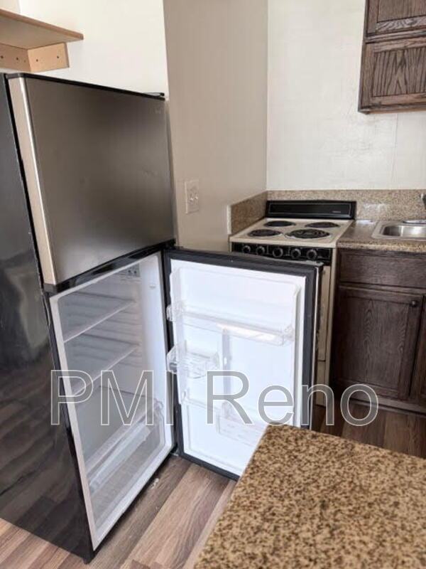Studio Apartment with Shower/Tub Combo and Great Location in Sparks! property image