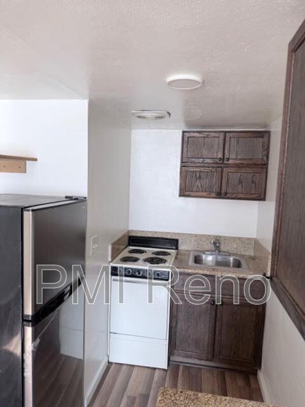 Studio Apartment with Shower/Tub Combo and Great Location in Sparks! property image