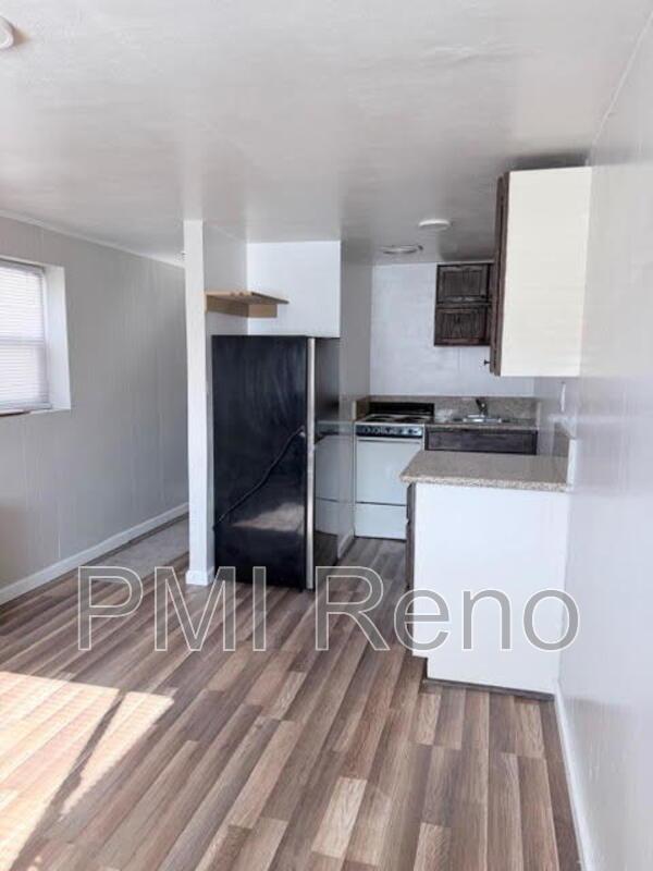 Studio Apartment with Shower/Tub Combo and Great Location in Sparks! property image