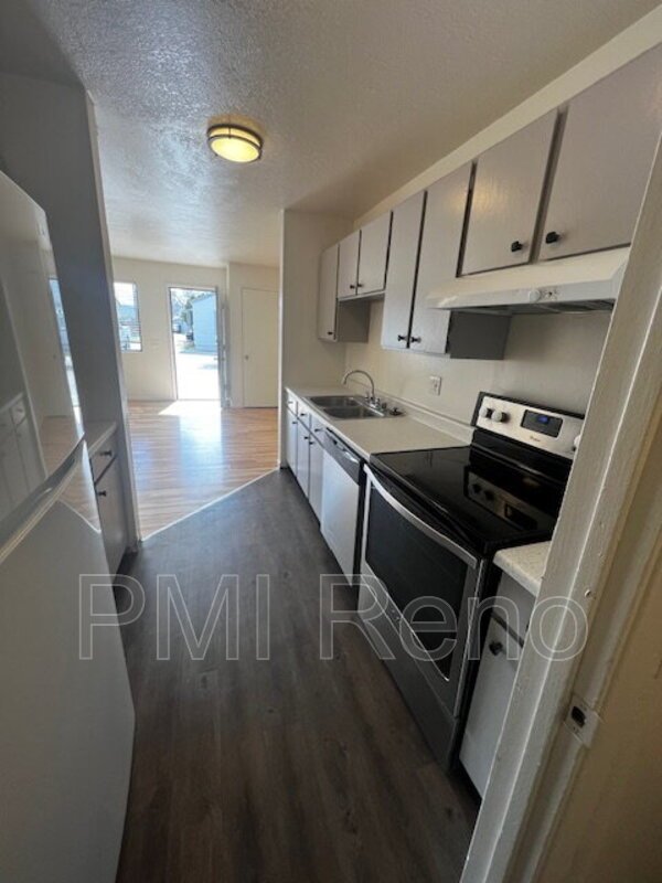 Charming Home Near Historic Downtown Victorian Square property image