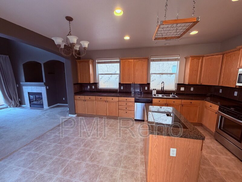 Beautiful South Reno Single-Family Home | 3 Bed | 2.5 Bath | 2,092 Sq Ft property image