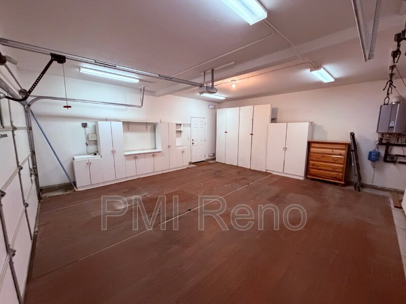 Beautiful South Reno Single-Family Home | 3 Bed | 2.5 Bath | 2,092 Sq Ft property image