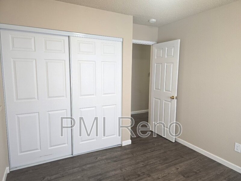 Spacious 3 BD, 2 Ba, 2 Car Garage House in Donner Springs!!! property image