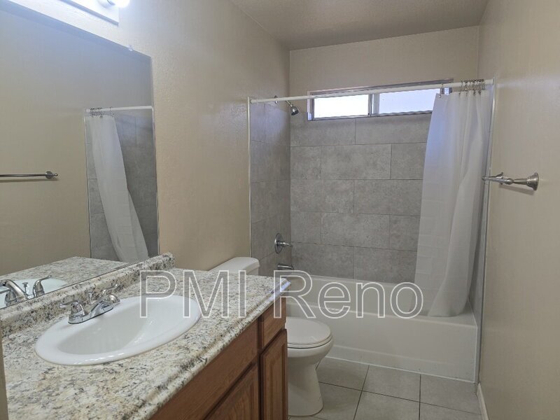 Spacious 3 BD, 2 Ba, 2 Car Garage House in Donner Springs!!! property image