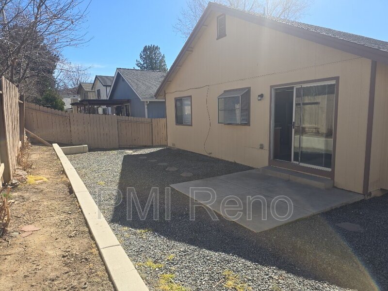 Spacious 3 BD, 2 Ba, 2 Car Garage House in Donner Springs!!! property image