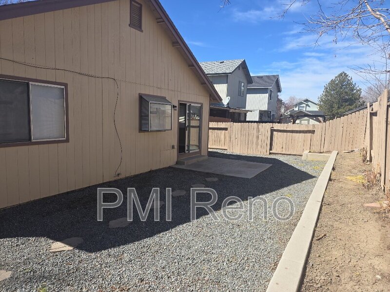 Spacious 3 BD, 2 Ba, 2 Car Garage House in Donner Springs!!! property image