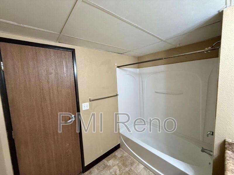 Charming 1-Bedroom Apartment in Sparks – 650 Sq Ft of Cozy Comfort! property image