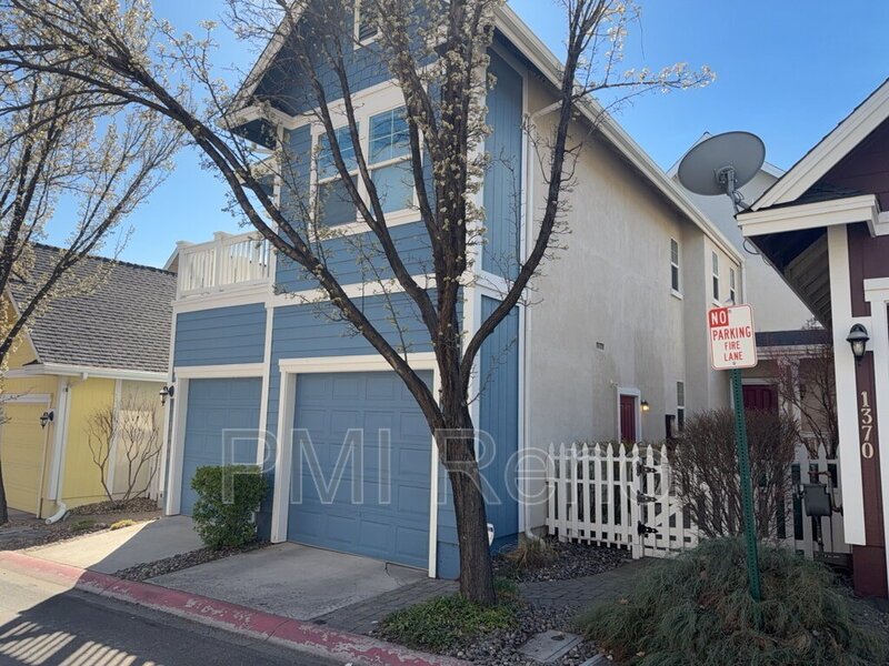 4 bedroom 3.5 bathroom home ready for move in! property image