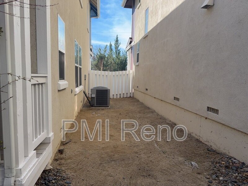 4 bedroom 3.5 bathroom home ready for move in! property image